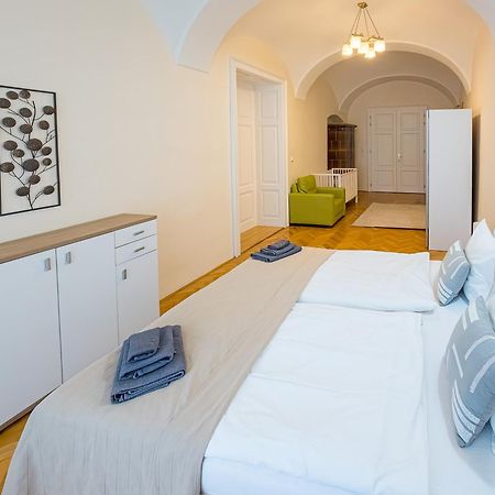 Luxury Vincents Apartments Košice Exterior foto